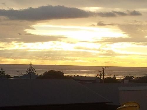 Christies Beach Hotel Clarendon Kültér fotó